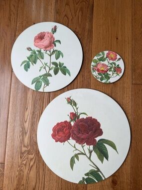 Vintage Set of Floral Round Placemats. Total of 14
